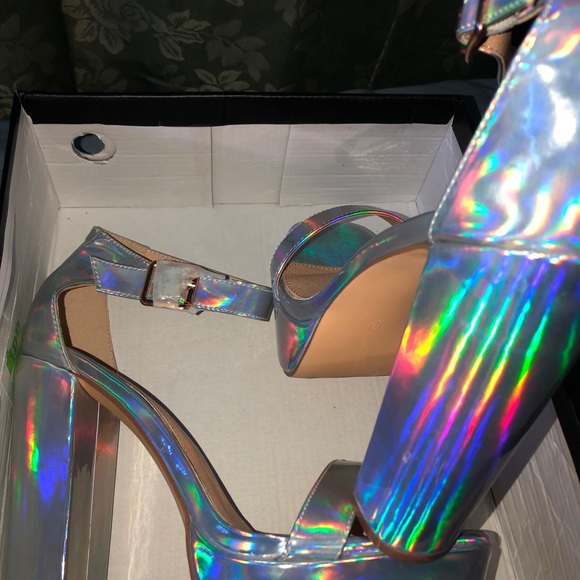 Heels - Picture 4 of 5